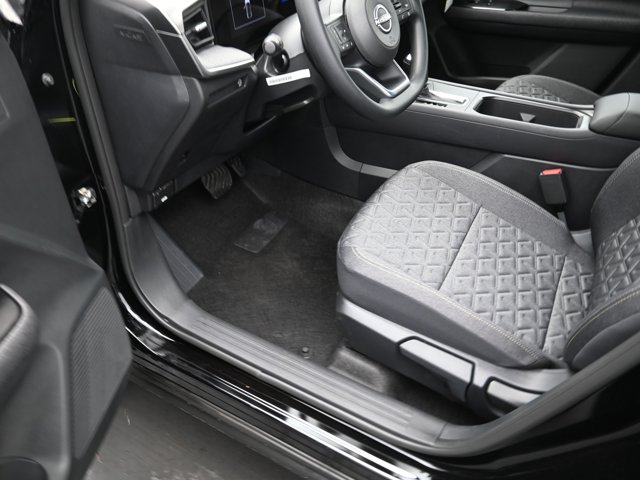 Vehicle image 34 of 45