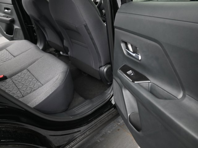 Vehicle image 41 of 45