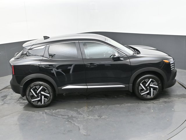 Vehicle image 17 of 45