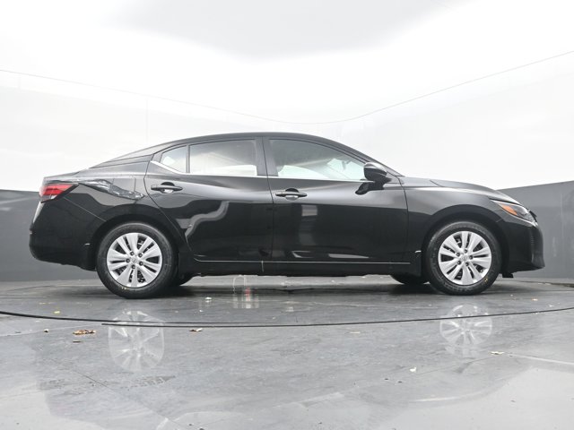 Vehicle image 18 of 43
