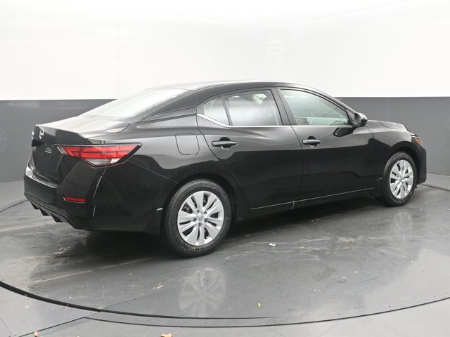 Vehicle image 13 of 43