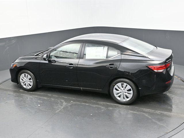 Vehicle image 7 of 43