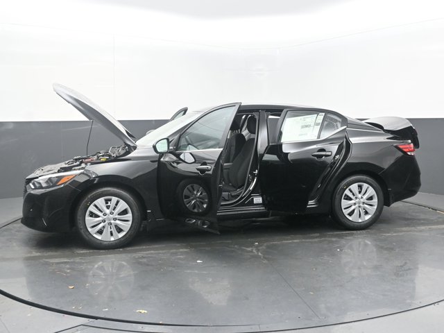 Vehicle image 27 of 43