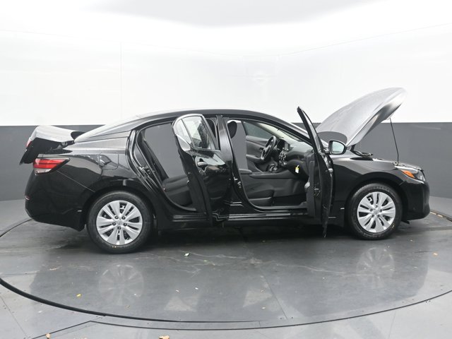 Vehicle image 31 of 43