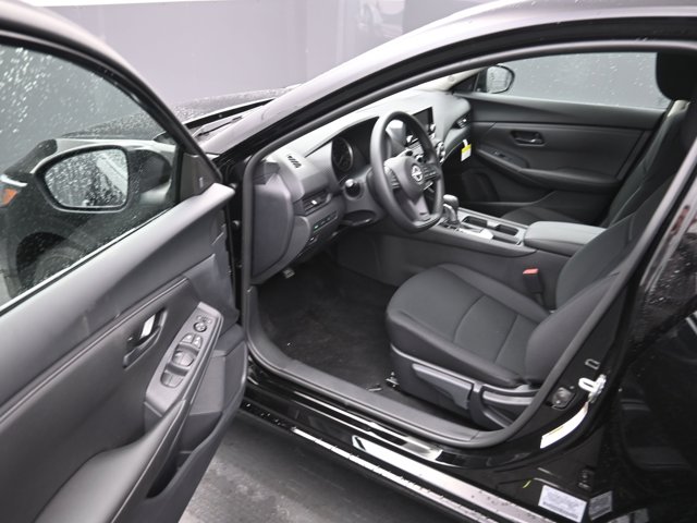 Vehicle image 33 of 43