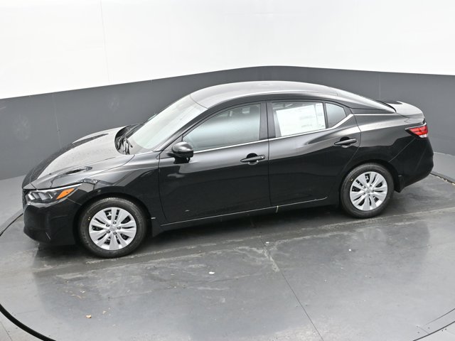 Vehicle image 21 of 43