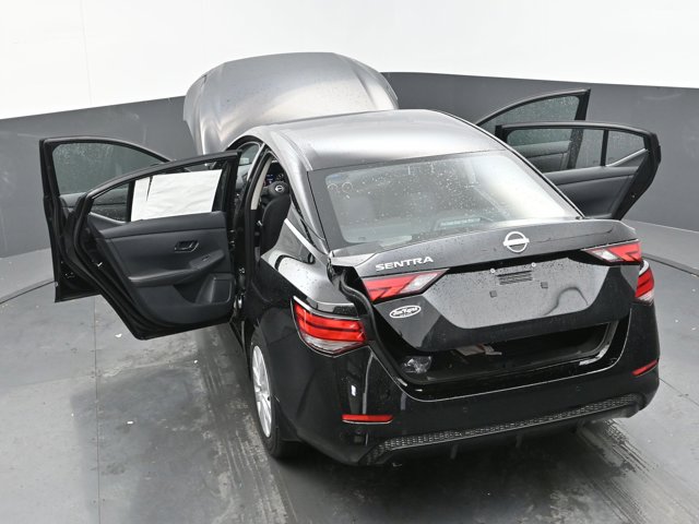 Vehicle image 29 of 43