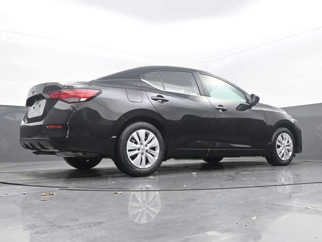 Vehicle image 3 of 43