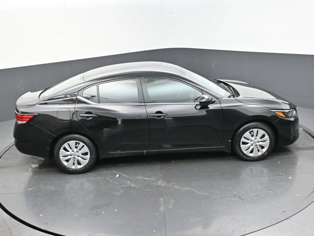 Vehicle image 23 of 43