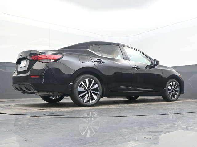 Vehicle image 17 of 44