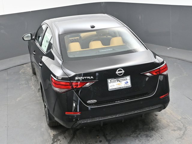 Vehicle image 41 of 44