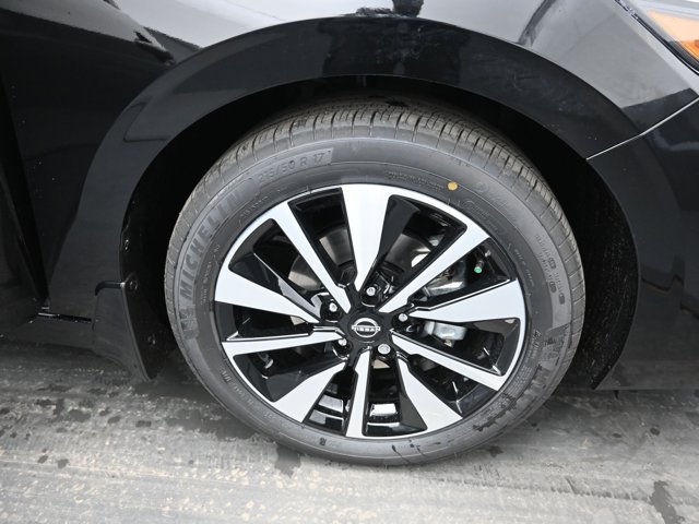 Vehicle image 39 of 44