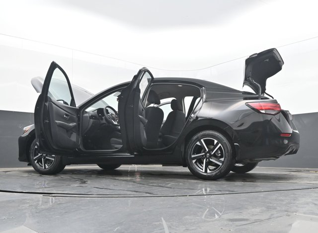 Vehicle image 27 of 45