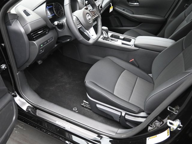 Vehicle image 33 of 45