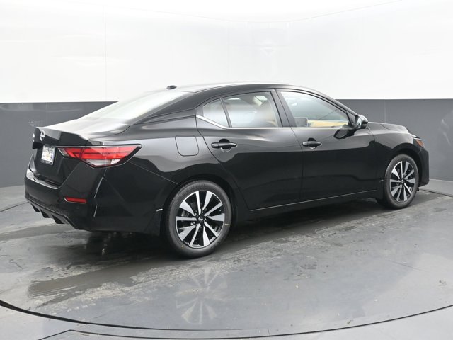 Vehicle image 18 of 44