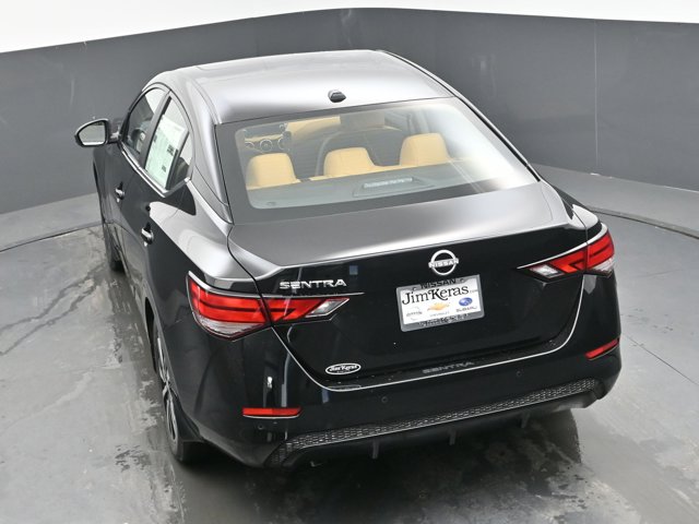 Vehicle image 40 of 44