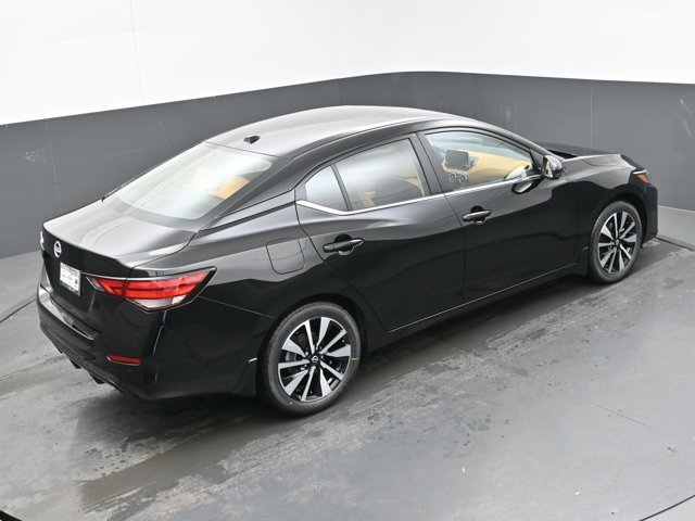 Vehicle image 20 of 44