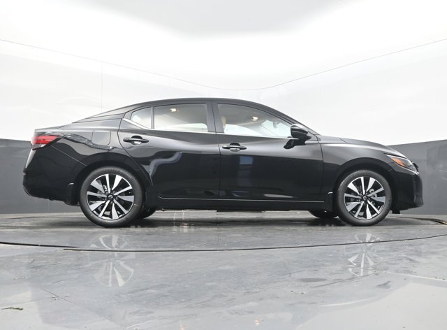 Vehicle image 16 of 44