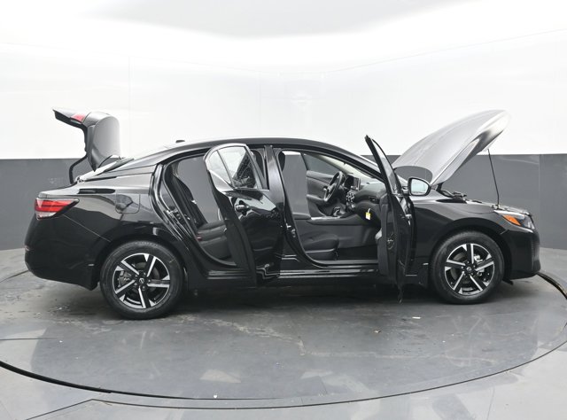 Vehicle image 18 of 44