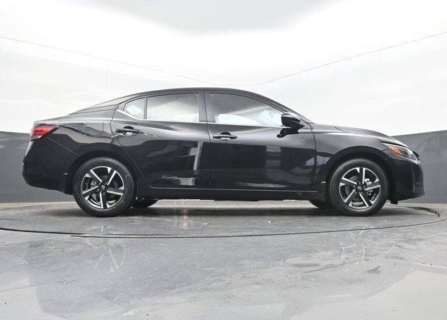 Vehicle image 16 of 44