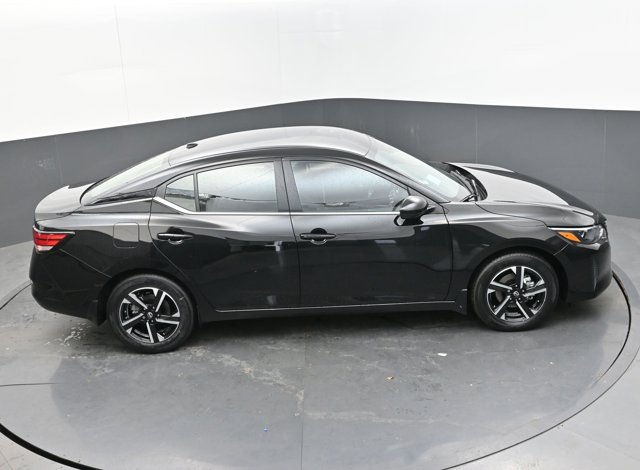 Vehicle image 17 of 44