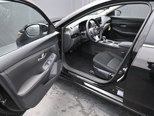 Vehicle image 36 of 44