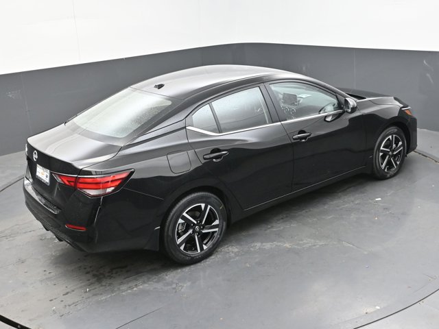 Vehicle image 21 of 44