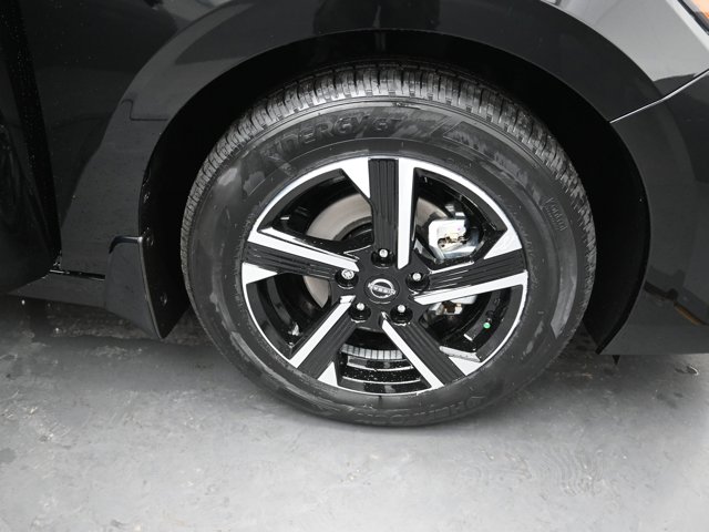Vehicle image 41 of 44
