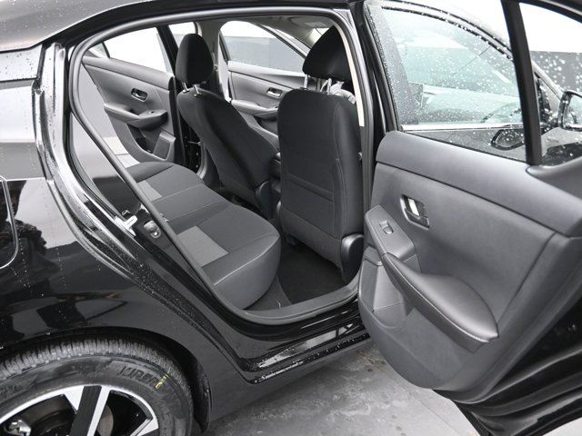 Vehicle image 39 of 44