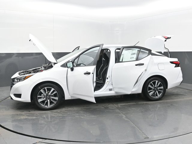 Vehicle image 27 of 45