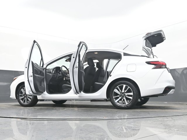 Vehicle image 28 of 45