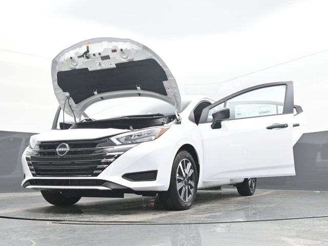 Vehicle image 26 of 45