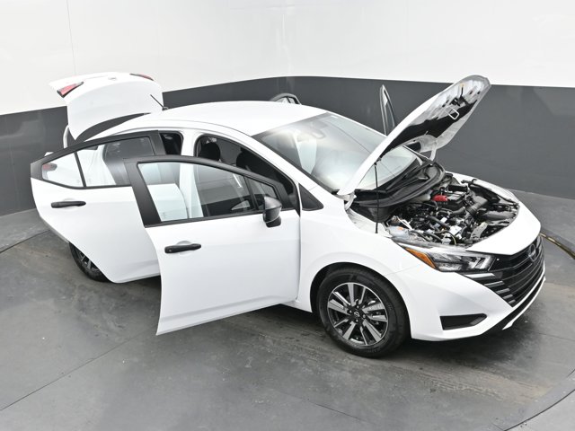Vehicle image 25 of 45
