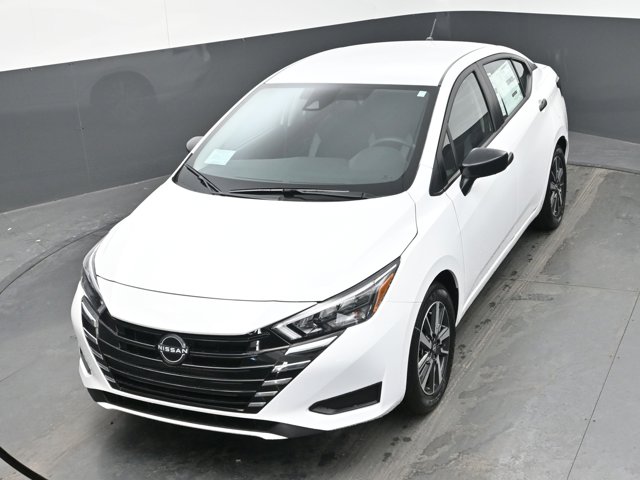 Vehicle image 21 of 45