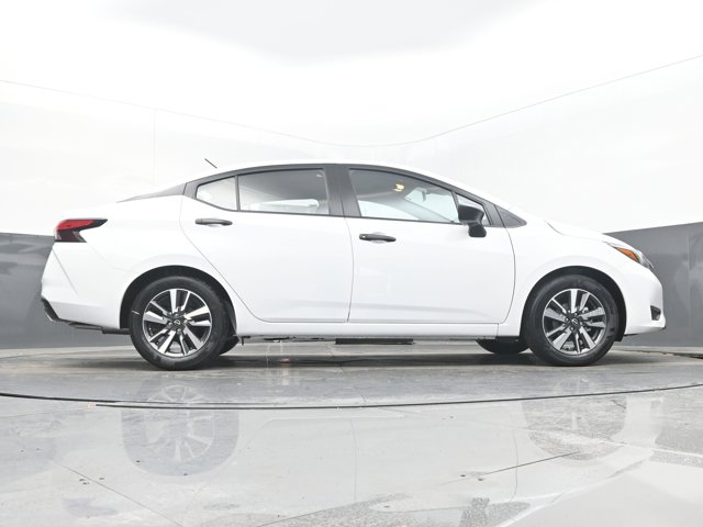 Vehicle image 18 of 45