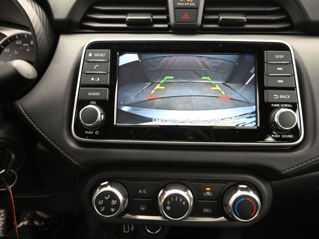 Vehicle image 37 of 44