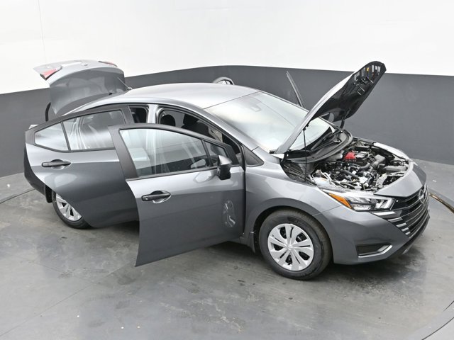 Vehicle image 26 of 44