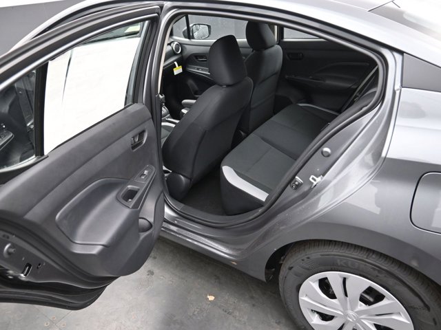 Vehicle image 39 of 44