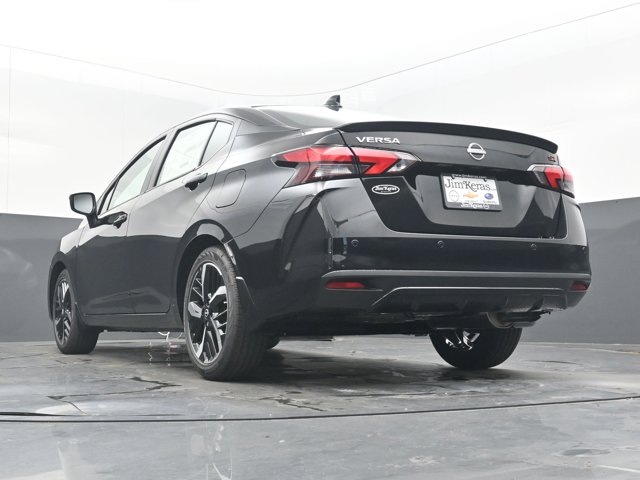 Vehicle image 23 of 44