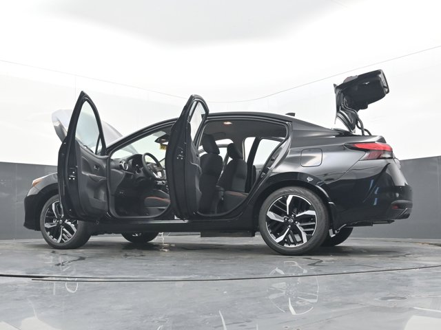 Vehicle image 30 of 44