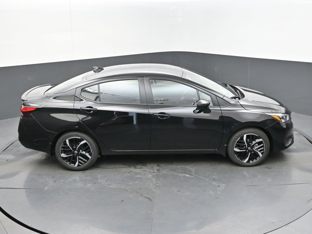 Vehicle image 18 of 44