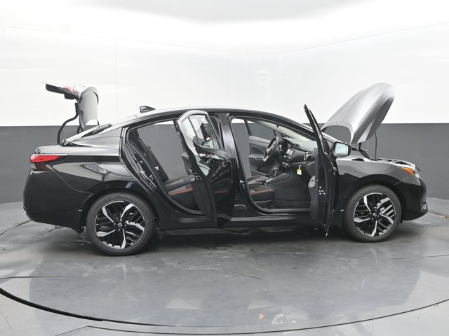 Vehicle image 19 of 44