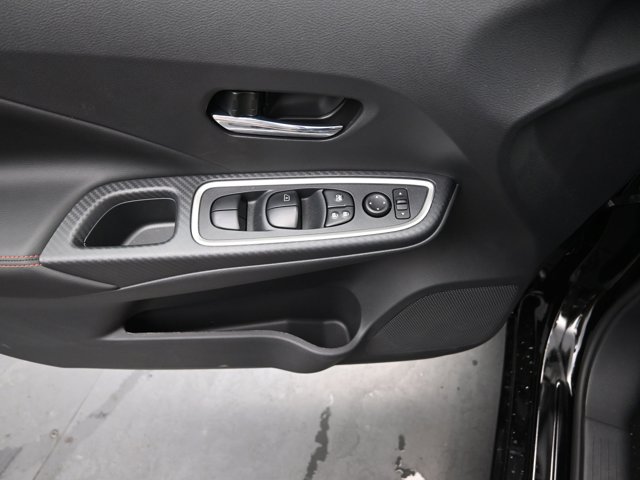Vehicle image 40 of 44