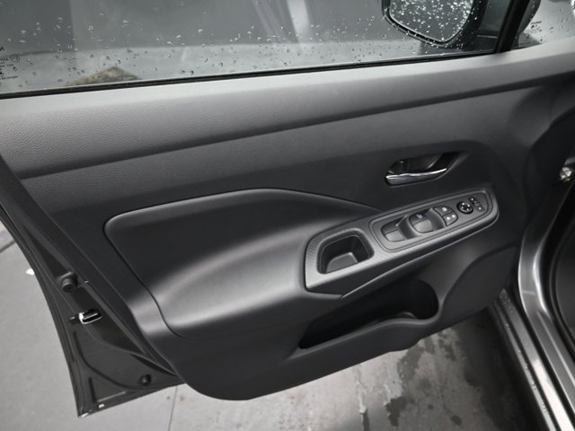 Vehicle image 34 of 45