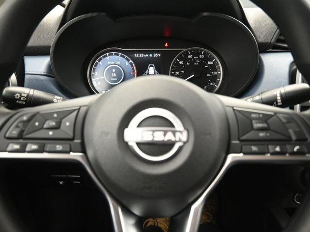 Vehicle image 37 of 45