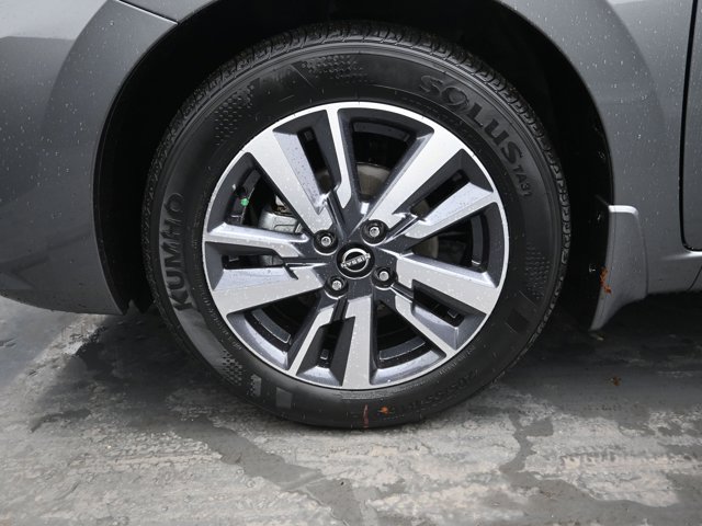 Vehicle image 32 of 45