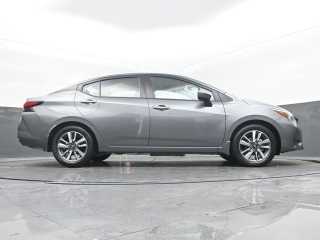 Vehicle image 18 of 45