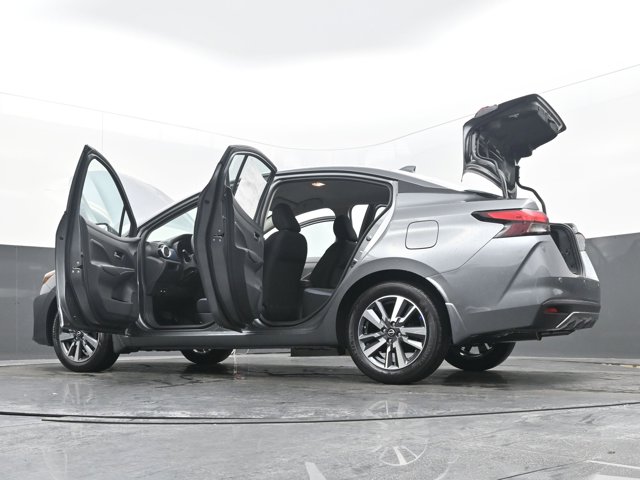 Vehicle image 29 of 45