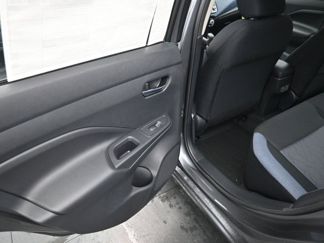 Vehicle image 40 of 45