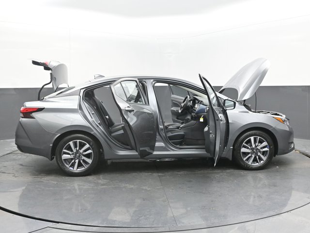 Vehicle image 31 of 45